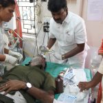 விராலிமலை அருகே நடந்த விபத்தில் சிக்கிய தொழிலாளிகளை மீட்டு முதலுதவி செய்த முன்னாள் அமைச்சர் டாக்டர்.சி.விஜயபாஸ்கர்!