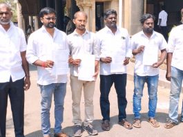 கீரனூர் குளவாய்பட்டி அருகே கல்குவாரிக்கு அனுமதி வழங்கியதை ரத்து செய்ய வேண்டும் என கிராமத்தைச் சேர்ந்த பொதுமக்கள் மாவட்ட ஆட்சியர் சந்தித்து மனு கொடுத்தனர்.