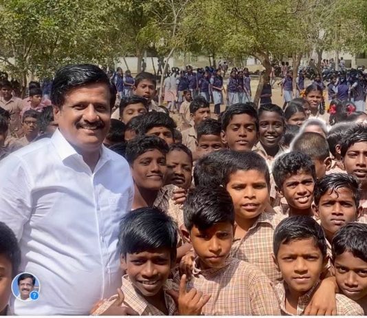 திமுக தலைமையகத்தில் வாய்ப்பு கோரும் டாக்டர் மு.க.முத்துக்கருப்பன்: பாரம்பரிய பின்னணி மற்றும் மக்கள் சேவையால் புதுக்கோட்டையில் ஆதரவாளர்கள் மத்தியில் பலமான எதிர்பார்ப்பு!