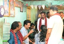 சாலையோர தேநீர் கடையில் திமுக வேட்பாளர்களுடன் தேநீர் அருந்திய முதல்வர் மு.க.ஸ்டாலின்..