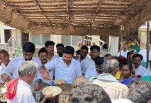 உலக பட்டினி தினத்தை முன்னிட்டு மாண்புமிகு அமைச்சர் உணவு வழங்குதல்!