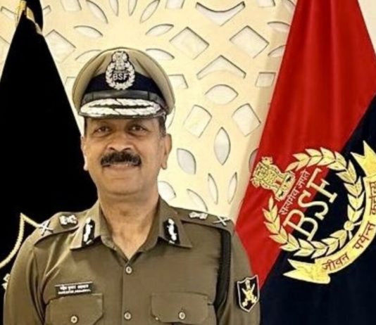 தமிழக காவல்துறையின் புதிய சட்டம் ஒழுங்கு டிஜிபி மற்றும் போலீஸ் படைத் தலைவராக (DGP & Head of Police Force) மகேஷ்குமார் அகர்வால் ஐபிஎஸ் நியமிக்கப்பட்டுள்ளார்!