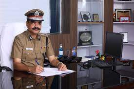 சட்டமன்ற கூட்டத்தொடர் தொடங்கும் நிலையில் தலைமை செயலகத்திற்குள் செல்வோரை தீவிர சோதனைக்கு பிறகே அனுமதிக்க வேண்டும் காவல் ஆணையர் அமல்ராஜ் சுற்றறிக்கை!