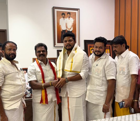 அஇஅதிமுக வடக்கு மாநகரச் செயலர் க. பாஸ்கர் அவர்களின் சகோதரரும் முன்னாள் 9A நத்தம்பண்ணை ஊராட்சி மன்ற தலைவரும் உலகப்புகழ் பெற்ற அலங்காநல்லூர் ஜல்லிக்கட்டுப் போட்டியில், முதல் பரிசைத் தட்டிச் சென்று புதுக்கோட்டை மாவட்டத்திற்குப் பெருமை சேர்த்த காளையின் உரிமையாளர் AVM பாபு அமைச்சர் பர்வேஸ் முன்னிலையில் தவெக வில் இணைந்தார்!