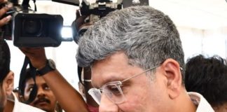 எவ்வித ஆதாரமுமின்றி அவதூறான மற்றும் பொய்யான குற்றச்சாட்டுகளைக் கூறியதாக அமைச்சர்கள் ஆதவ் அர்ஜுனா மற்றும் நிர்மல் குமார் ஆகிய இருவருக்கும் அதிரடியாக வழக்கறிஞர் நோட்டீஸ் அனுப்பியுள்ளார் சபரீசன்!