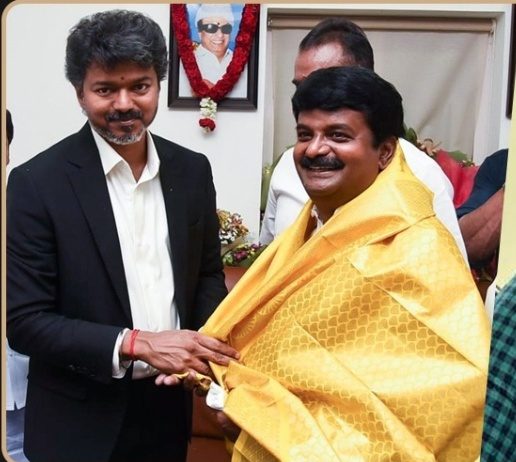 விஜயபாஸ்கர் கள் தவெகவில் இணைவது குறித்து சமூக வலைதளங்களில் கடும் எதிர்ப்பு! கடும் விவாதம் பொருளாக மாறி வருகிறது!