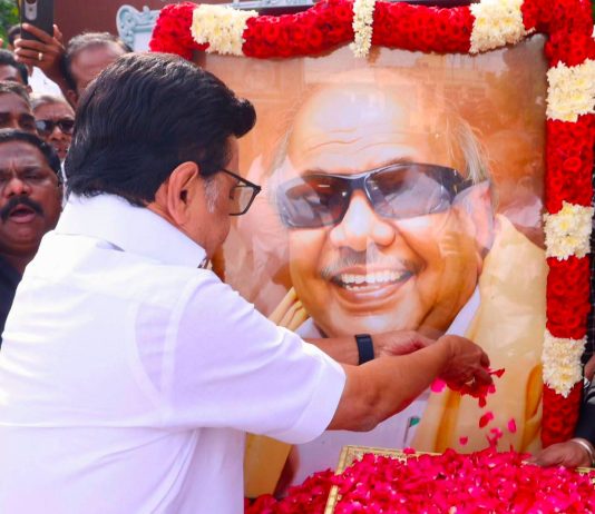சட்டமன்றத் தேர்தலில் திமுக தோல்வி காரணமாக :- 10க்கும் மேற்பட்ட மாவட்ட செயலாளர்களை மாற்றி இளைஞர்களுக்கு வாய்ப்பு வழங்க முடிவு