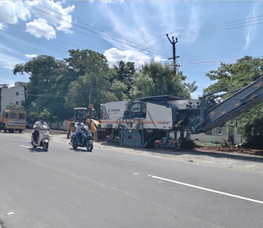 ஆமை வேகத்தில் புதுக்கோட்டை பழைய பேருந்து நிலையம் முதல் டிவிஎஸ் கார்னர் வரை சாலை விரிவாக்க பணி! விரைந்து முடிக்க வேண்டும் என பொதுமக்கள் கோரிக்கை விடுத்து உள்ளனர்