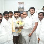 அன்னவாசல் திமுக நகர செயலாளர் முகமது ரிஷா, மாவட்ட மாணவரனி அமைப்பாளர் இளைய சூரியன் ஆகியோர் தமிழக வெற்றிக் கழகத்தின் பொதுச்செயலாளர் புஸ்ஸி ஆனந்த் தலைமையில் தமிழக வெற்றிக் கழகத்தில் இணைந்தார்